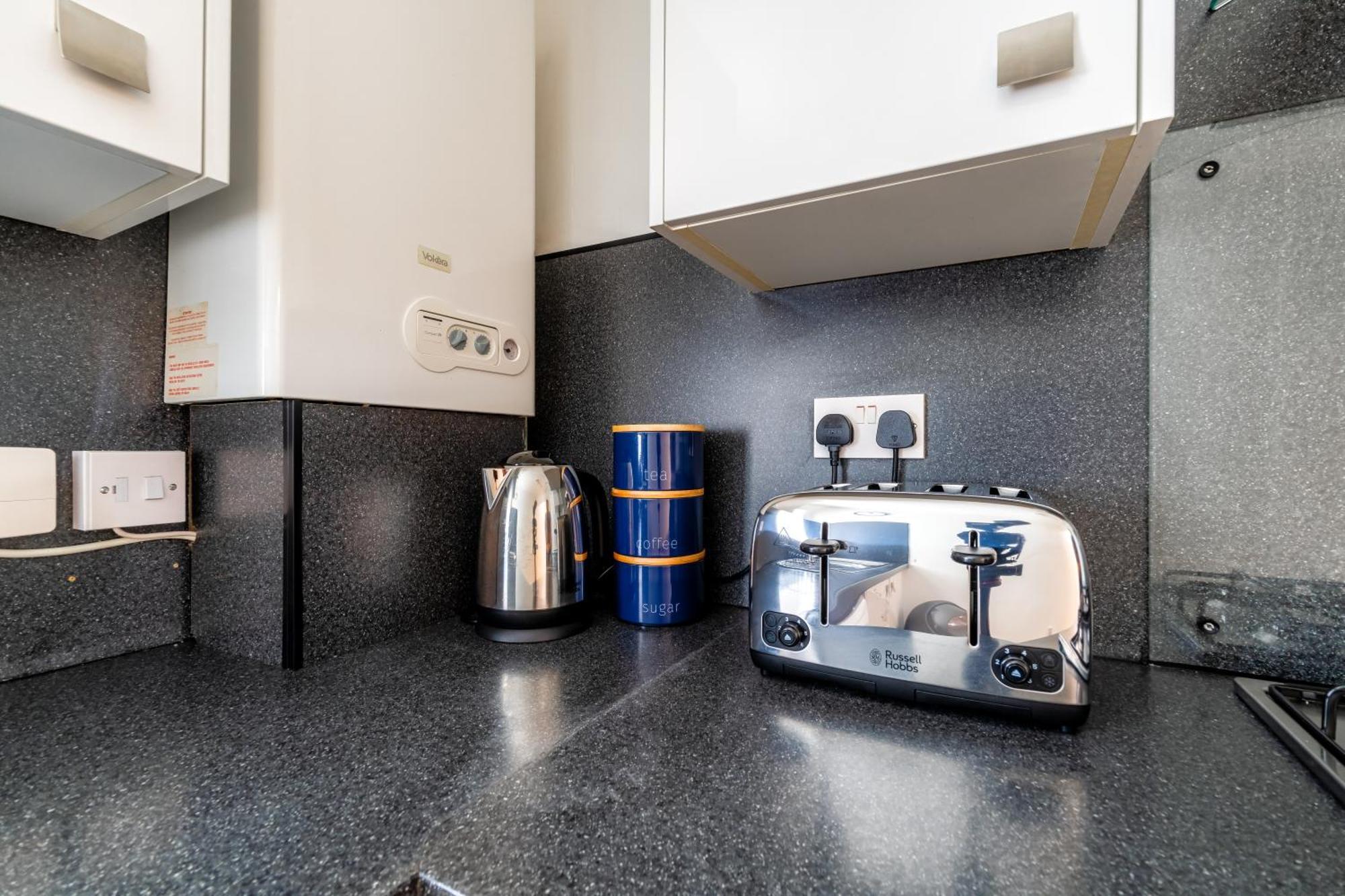 Cosy Retreat - Charming 2-Bed Apartment 그리녹 외부 사진